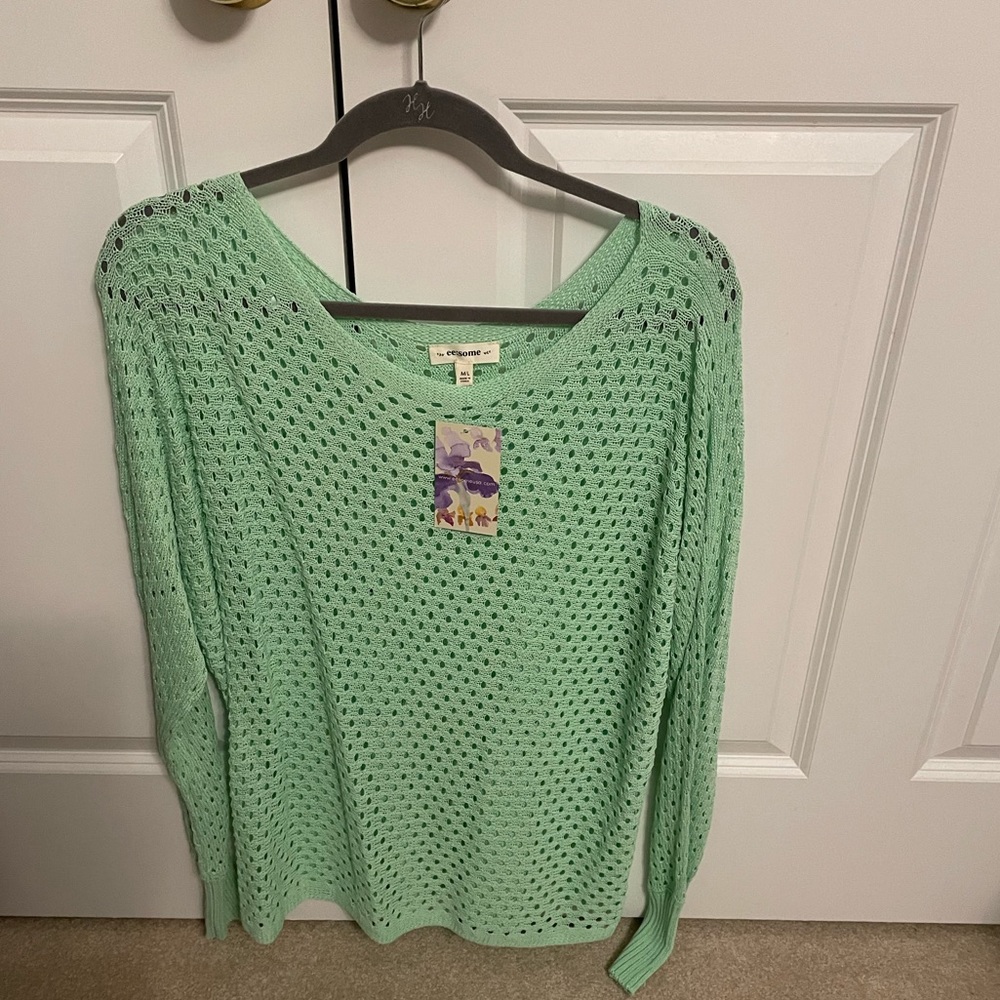 004. NWT by eesome Mint Color Long Sleeves Top and/or Cover Up Size M/L